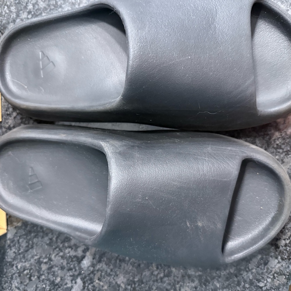 adidas Yeezy Slide in Onyx